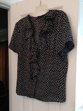 Jones New York Black Top with White Print and Front Ruffle